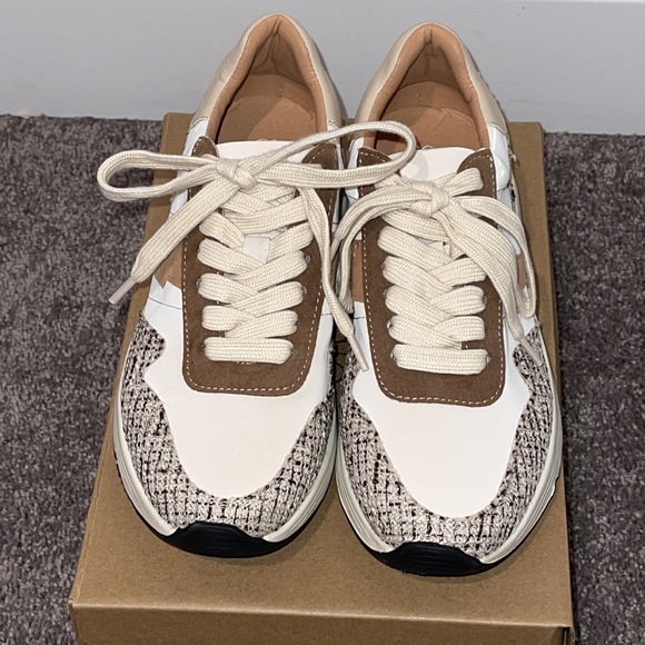 Pamela Sneakers in Carmel - Picture 2 of 8